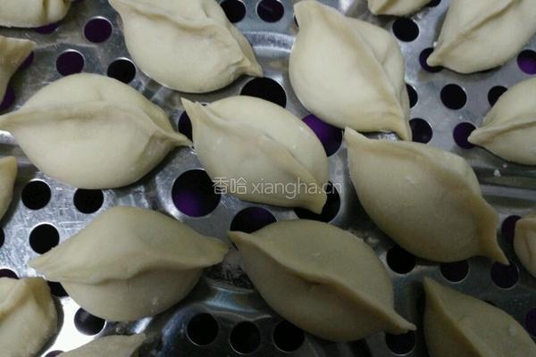 芹菜猪肉馅饺子的做法图解9