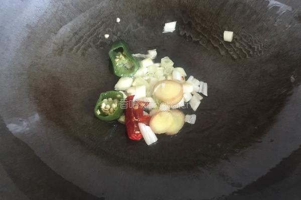 鲟鳇鱼炖土豆的做法图解5