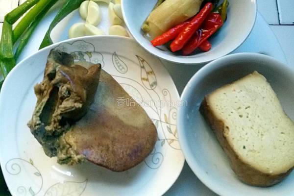 泡菜炒猪肝的做法图解2