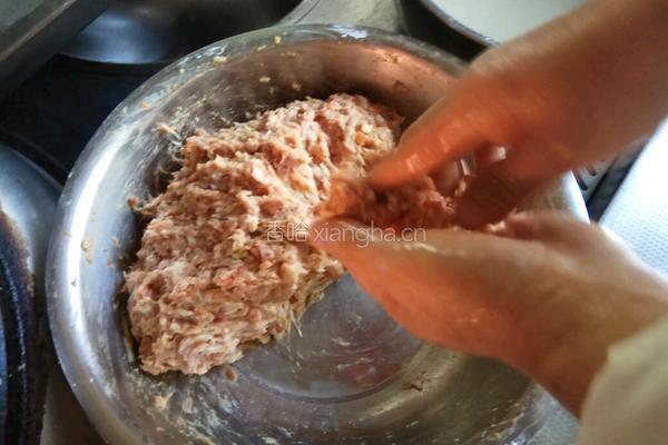 五彩羊肉丸的做法图解2