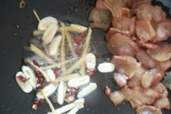 芥菜叶茎炒咸肉的做法图解5
