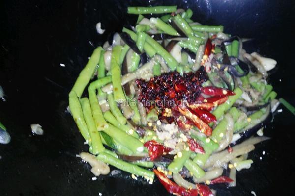 豆角茄子的做法图解6