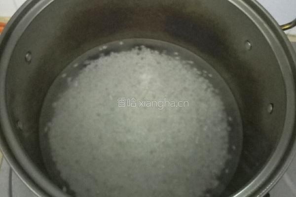 奶香木瓜西米露的做法图解2