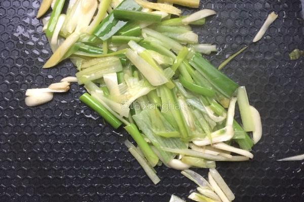 虾酱烧豆腐的做法图解3
