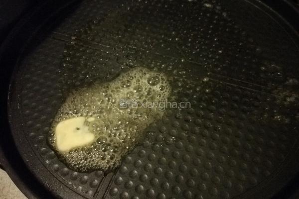 电饼铛香肠虾仁披萨的做法图解2