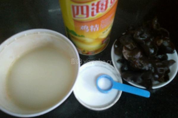 芹菜木耳炒肉的做法图解3