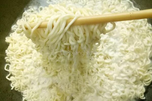 炒泡面的做法图解4