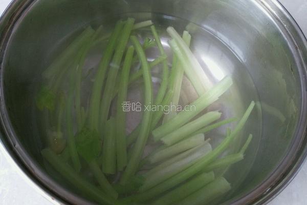 蔬菜丁炒米的做法图解2