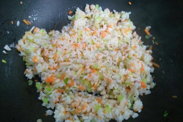 蔬菜丁炒米的做法图解6