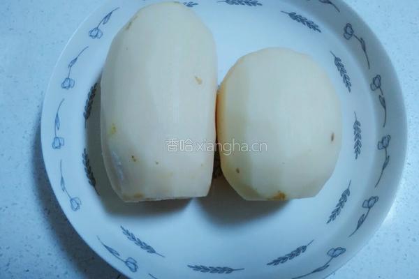 炝拌莲藕的做法图解1