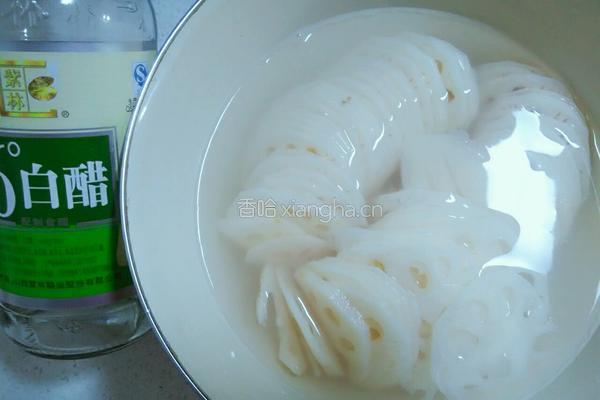 炝拌莲藕的做法图解2