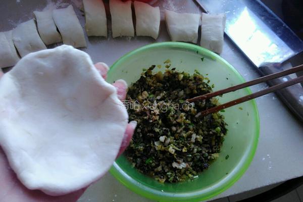 猪肉酸菜饼的做法图解6