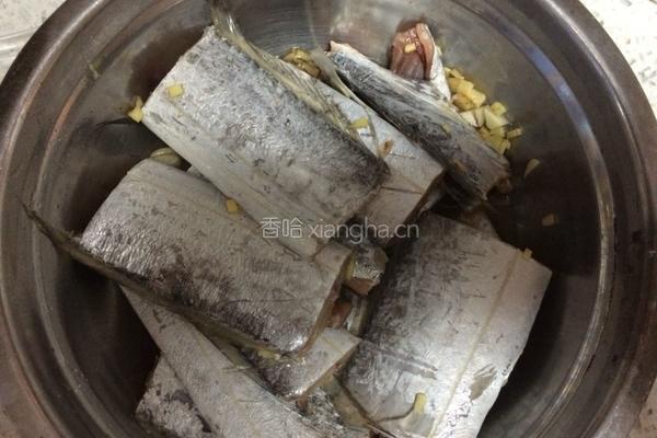 红烧带鱼的做法图解3