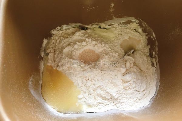 豆沙面包的做法图解1