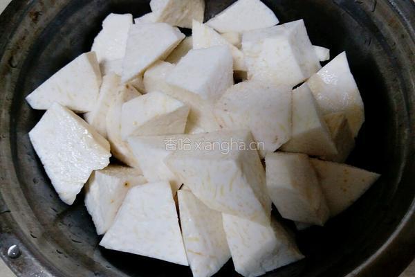 芋头蒸排骨的做法图解3