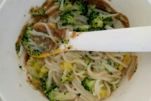宝宝辅食芝麻酱拌面