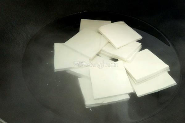 芹菜炒豆干的做法图解4