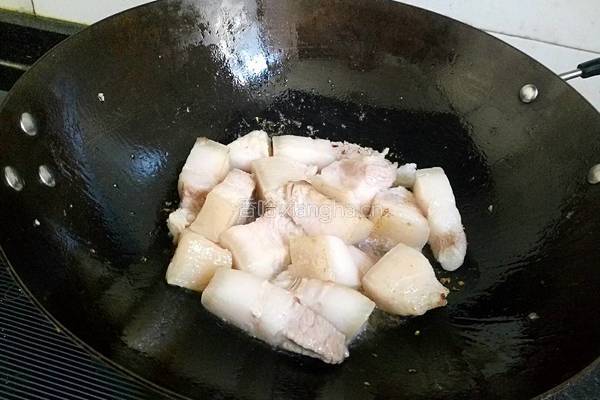 菠萝红烧肉的做法图解3