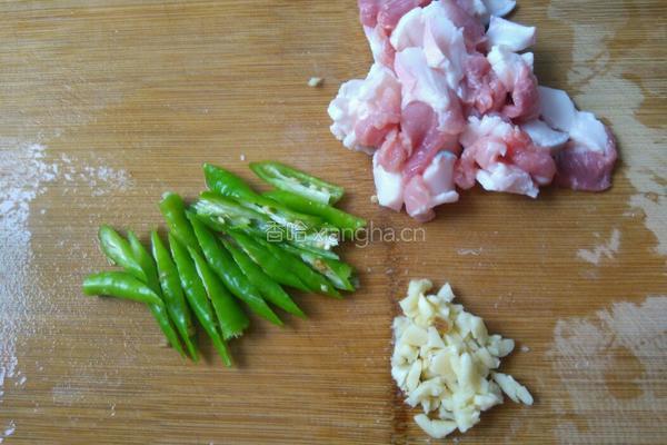 肉片烧茄子的做法图解2