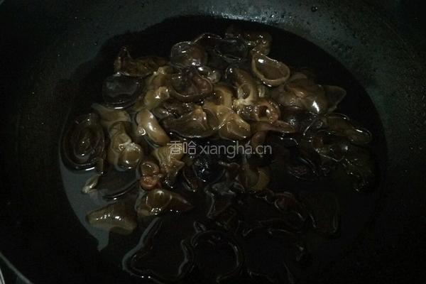 凉拌黑木耳的做法图解3