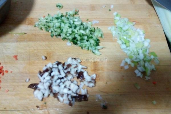 什锦炒饭的做法图解2