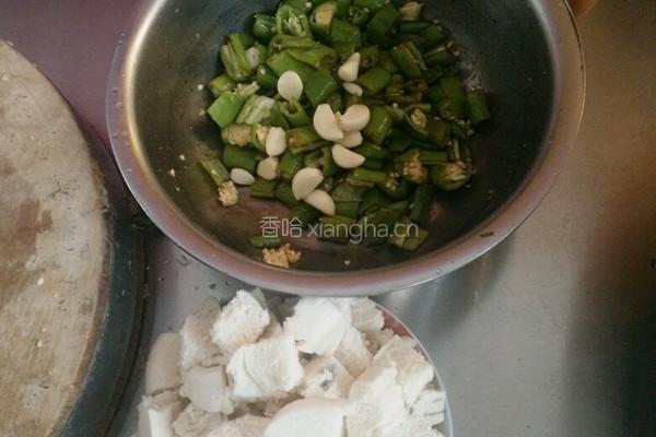 口水青椒炒馍块的做法图解1