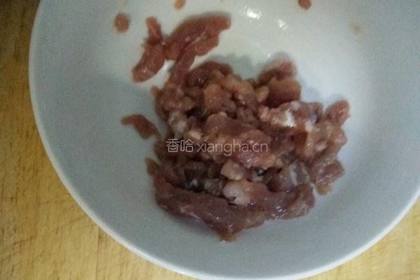 肉丝炒豆角的做法图解1