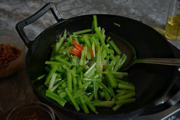 芹菜炒肉丝的做法图解10
