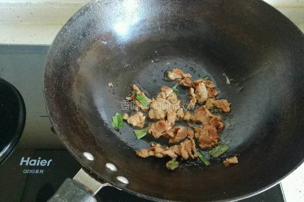 里脊肉片炒时蔬的做法图解4