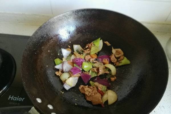 里脊肉片炒时蔬的做法图解7