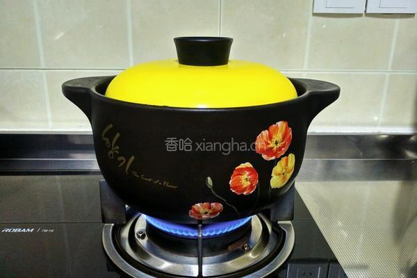 桃胶皂米银耳羹的做法图解11