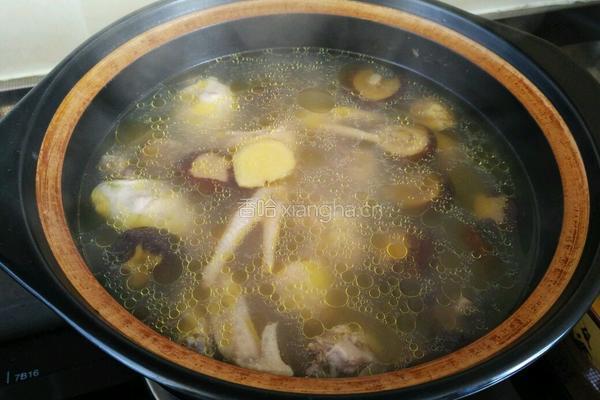 香菇炖鸡汤的做法图解7
