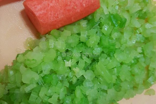 芹菜胡萝卜牛肉猪肉饺子的做法图解1