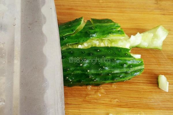 麻辣拍黄瓜的做法图解2