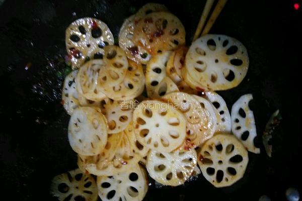 老干妈炒莲菜的做法图解10