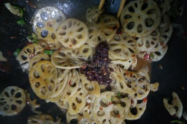 老干妈炒莲菜的做法图解12