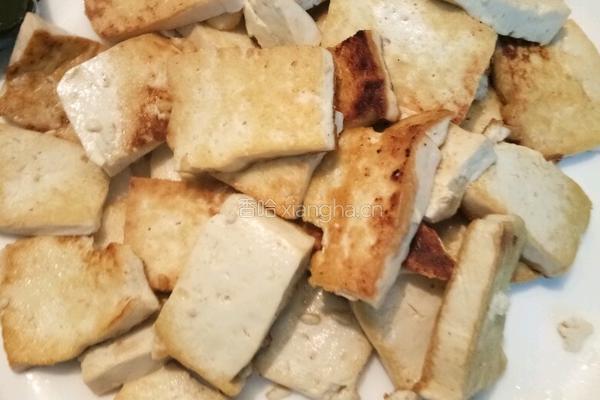 莴笋叶炒豆腐的做法图解2