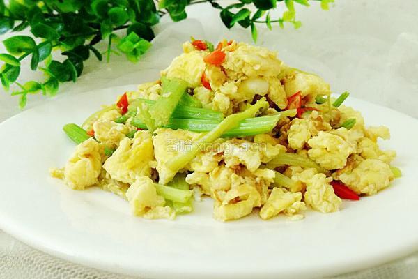 芹菜尖椒炒蛋的做法图解8