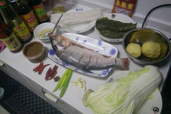 铁锅炖鱼的做法图解1