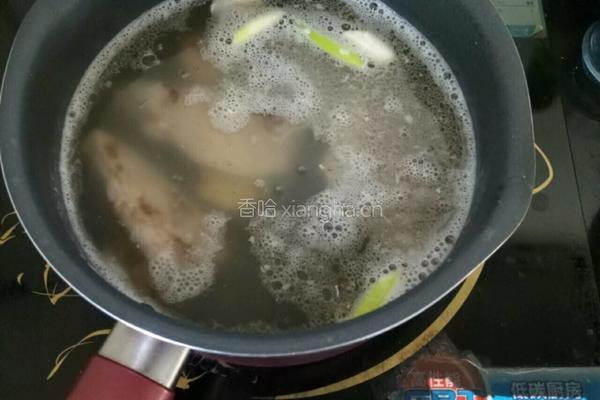宝宝辅食三文鱼头豆腐汤的做法图解5
