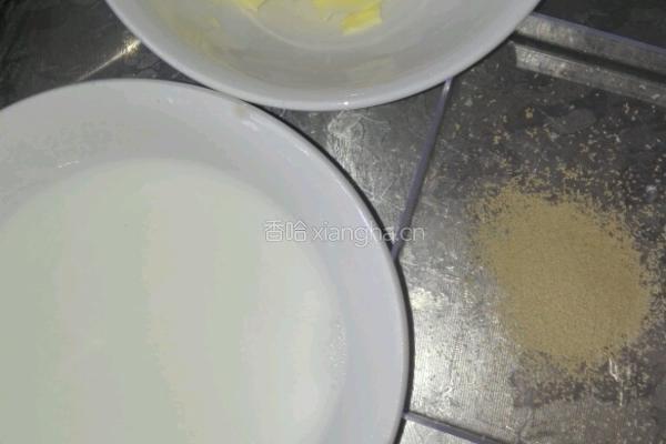 奶香苏打饼干的做法图解2