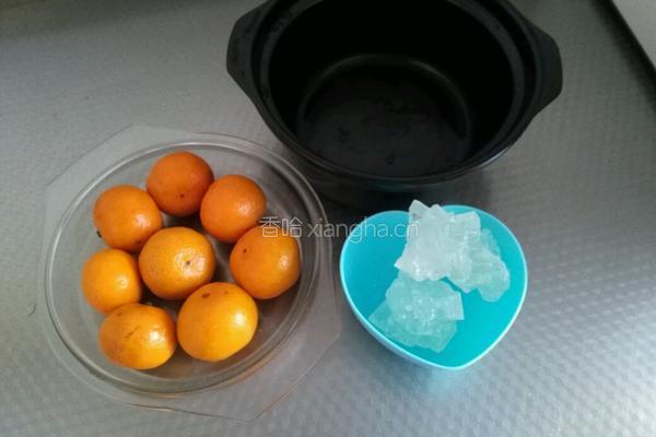 砂锅煲橘子罐头的做法图解1