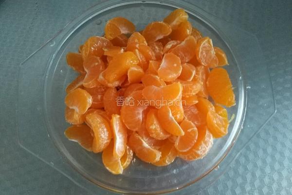 砂锅煲橘子罐头的做法图解2