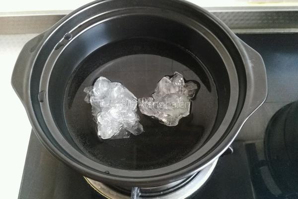 砂锅煲橘子罐头的做法图解3