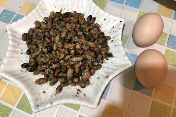 腊八豆炒鸡蛋的做法图解1