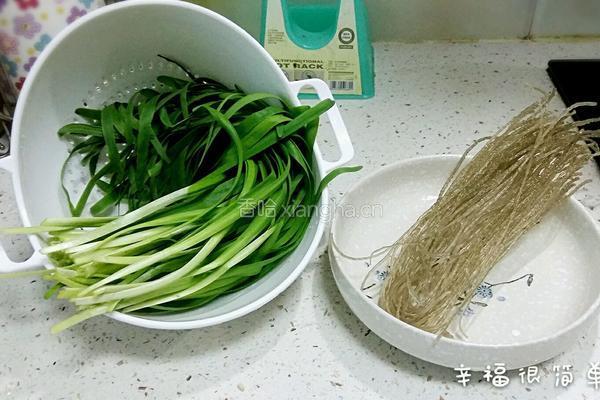 韭菜炒粉丝的做法图解1