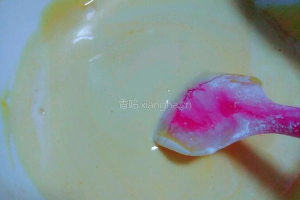 草莓千层的做法图解1