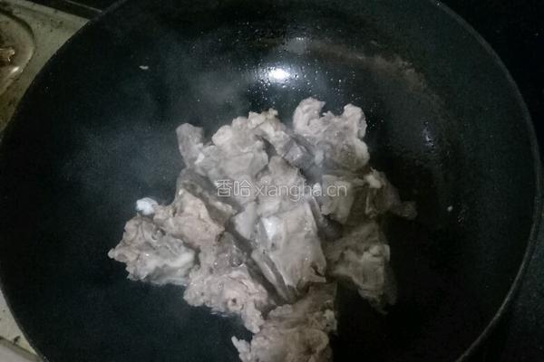 排骨萝卜汤的做法图解2
