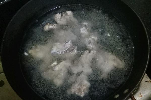 排骨萝卜汤的做法图解3