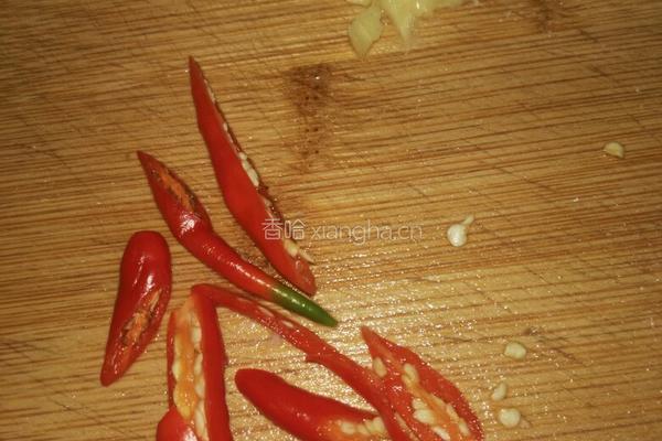芹菜炒肉丝的做法图解2
